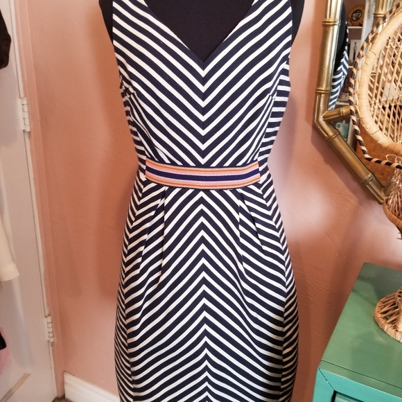 Navy and White Striped Sleeveless Dress - Picture 9 of 11